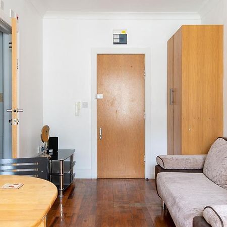 London Central Studio Екстер'єр фото