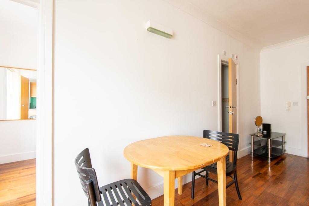 London Central Studio Екстер'єр фото